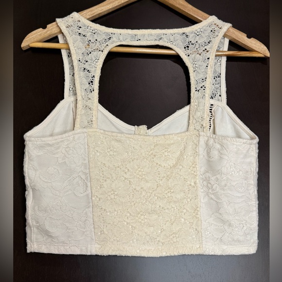 KIMCHI BLUE Lace Cream Crop Top - Picture 4 of 7